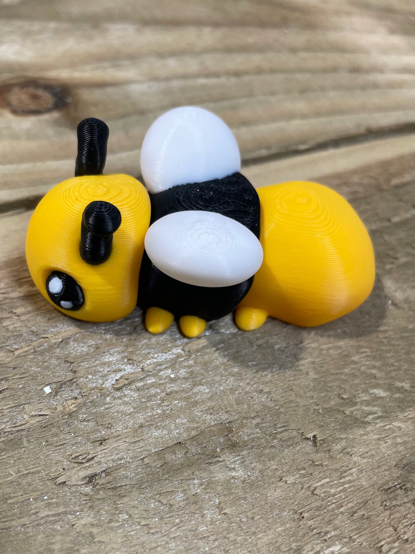 WIGGLERZ Barry the Bee Fidget Toy – Articulated Sensory Bee Desk Toy for ADHD, Anxiety & Stress Relief 🐝