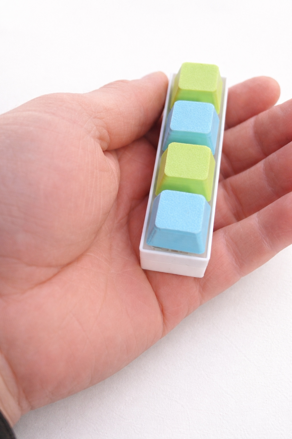 3D Printed Keyboard Clicker Fidget Toy – 4 Key 4x1 Mechanical Keypad Fidget with Wrist Strap